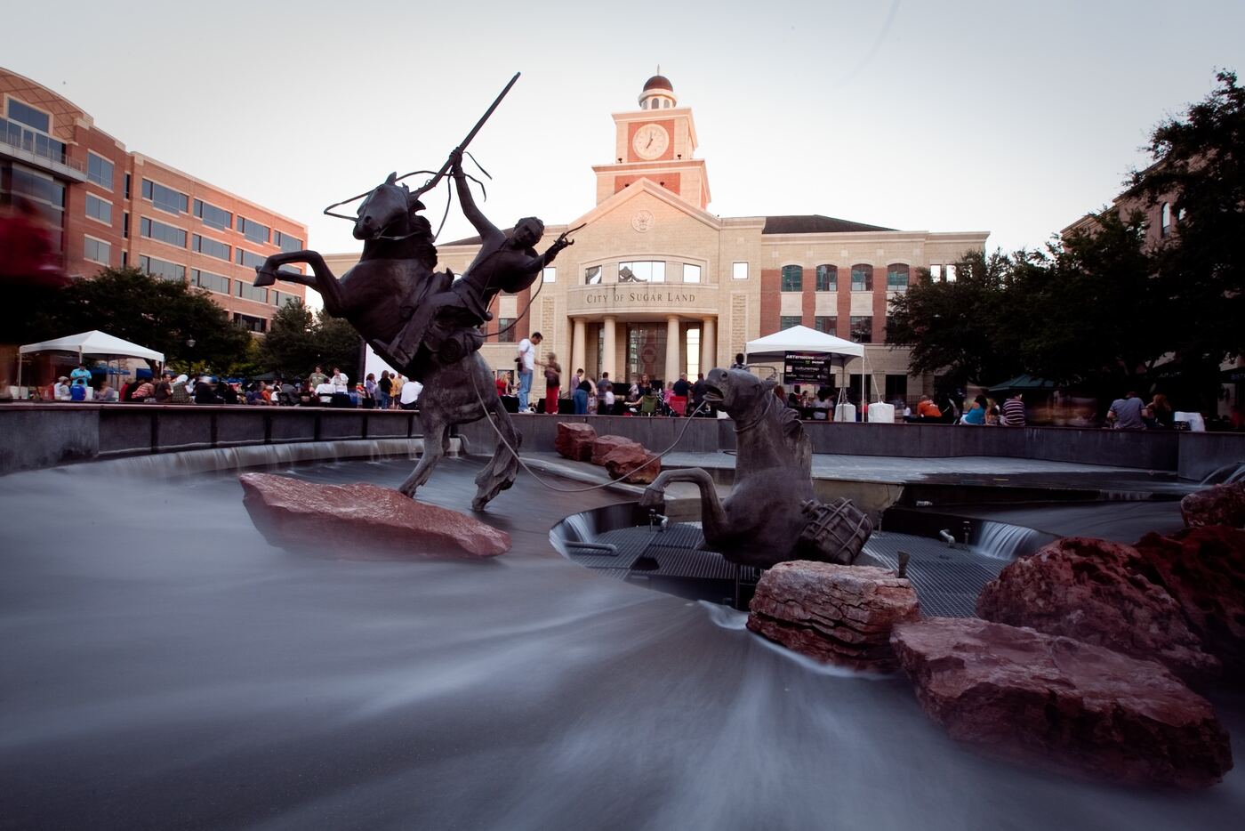 Sugar Land City Hall and fountain at Town Square